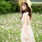 想练修图没有原片？森系美女人像RAW原片来了！