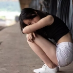 想练修图没有原片？工业风少女写真原图