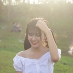 想练修图没有原片？日系清纯少女室外写真RAW原图