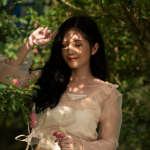 想练修图没有原片？夏日甜美人像户外写真RAW原图！