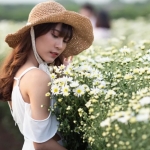 想练修图没有原片?超美花海人像RAW原图!