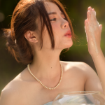 想练修图没有原片？雏菊抹胸少女RAW原片来了！