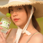 想练修图没有原片？JK短裙少女写真RAW原图来了！