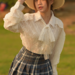 想练修图没有原片？户外草地少女RAW原片来了！