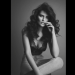 摄影师 Felix Rachor 一盏灯拍摄迷人魅力风格的肖像-中英字幕