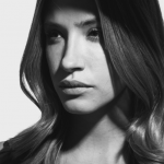 摄影师 Lindsay Adler – 10种3灯棚拍人像布光技巧教程-中英字幕